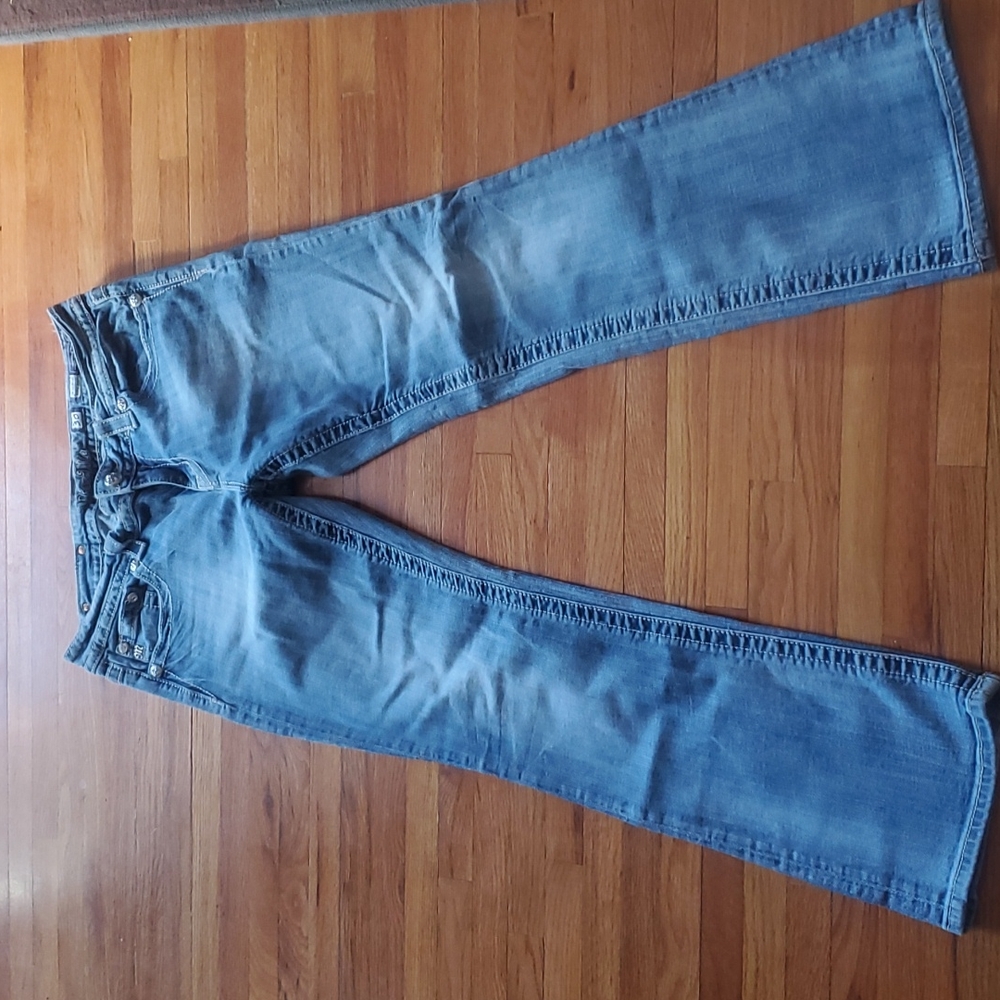 Cute Miss Me Jean's. Easy/Boot. 30x29. Blue Fade. - Picture 4 of 7